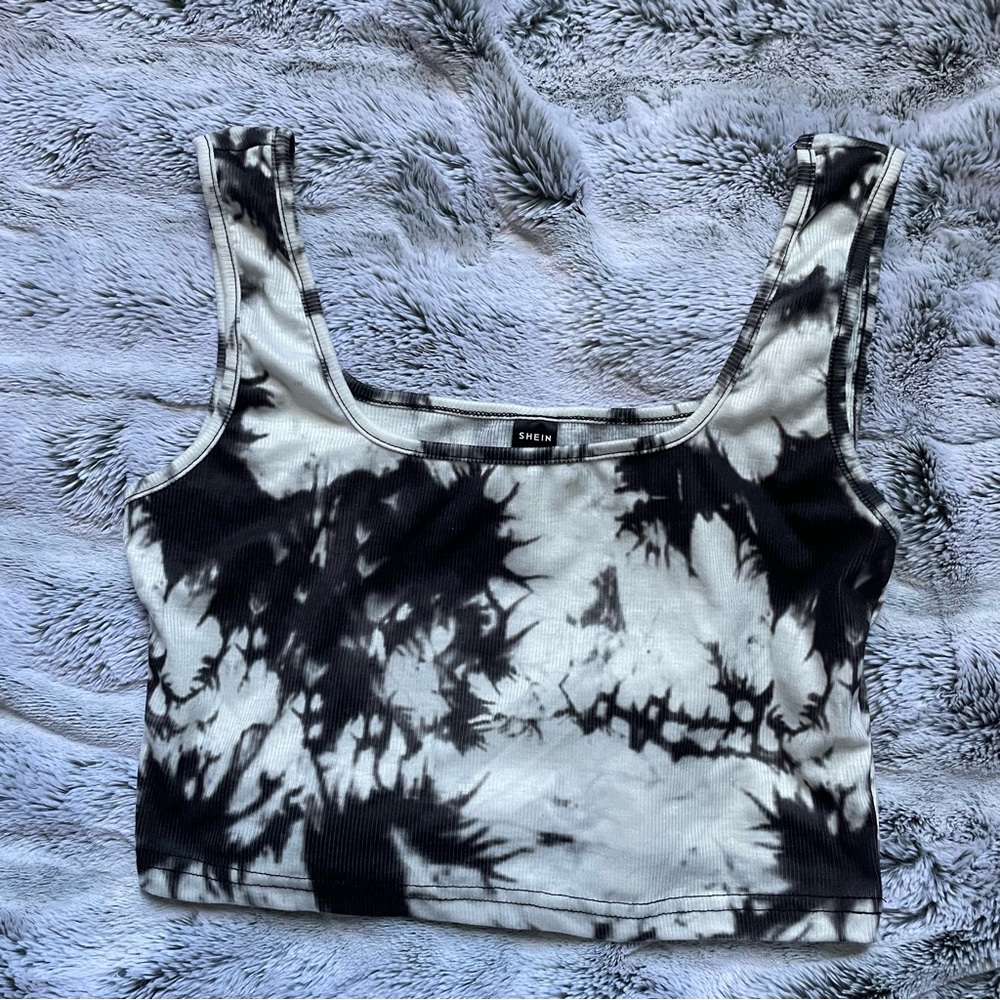 Black and Shite Tie dye Cropped Tank Top